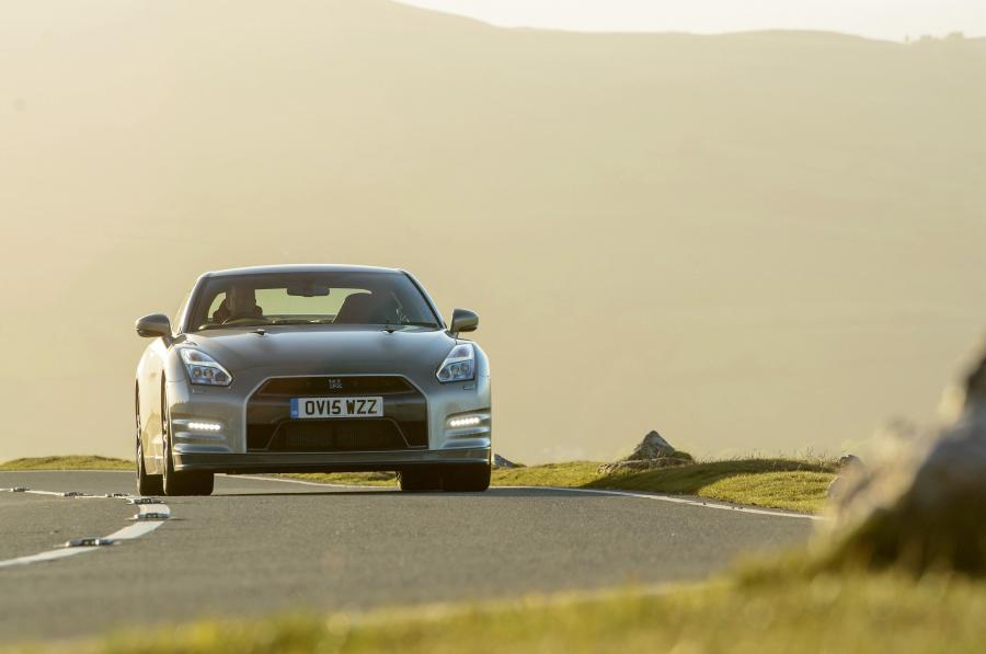  Nissan GT-R 45th Anniversary 2015 года  (UK) (фото 3 из 38)